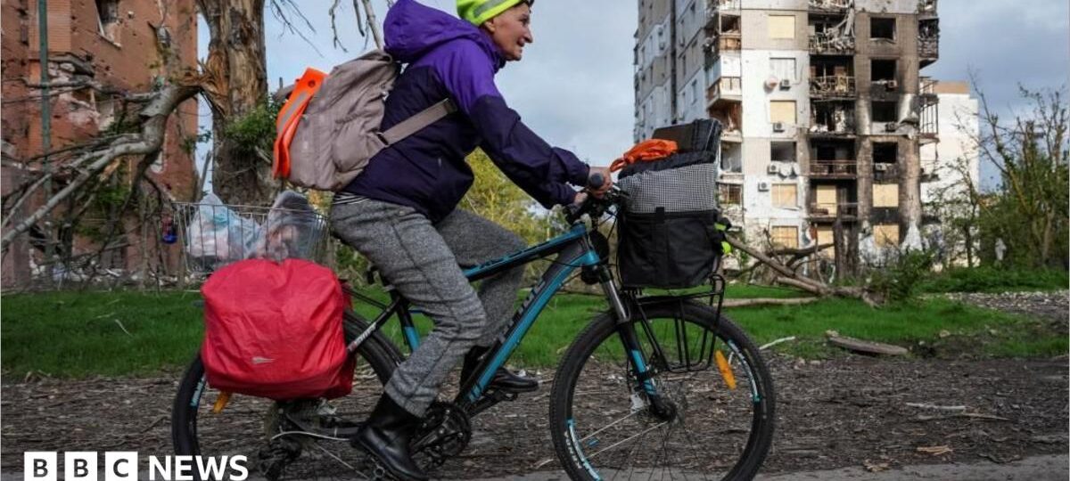 'The city is alive': A brief peace in Kherson, but residents fear what comes next