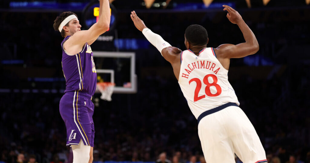 Lakers Survive Fourth Quarter Scare To Defeat Clippers