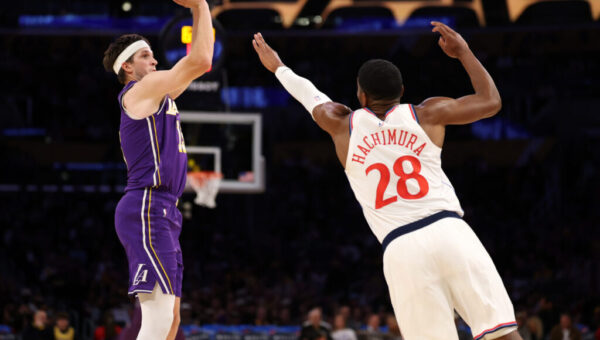 Lakers Survive Fourth Quarter Scare To Defeat Clippers