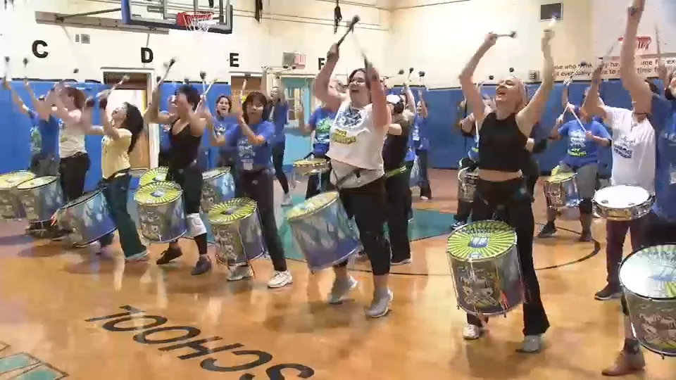 Fogo Azul's powerful drums help motivate TCS New York City Marathon runners