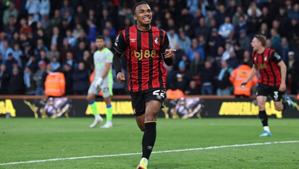 Arsenal & Tottenham could battle it out for Junior Kroupi
