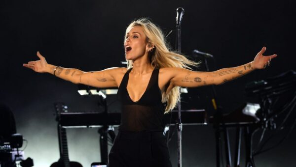 Miley Cyrus doesn't need popular music to stay a pop diva