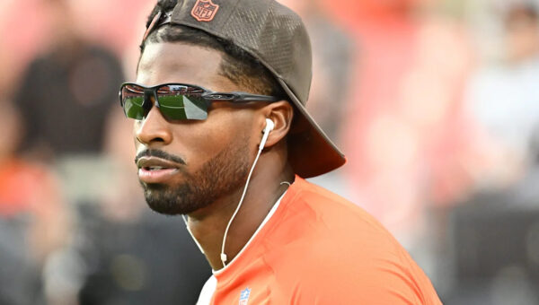 ‘Gotta Be Incredibly Demoralizing’ — NFL Analyst Weighs In on Browns QB Shedeur Sanders’ Mindset Amid Deshaun Watson’s Resurgence