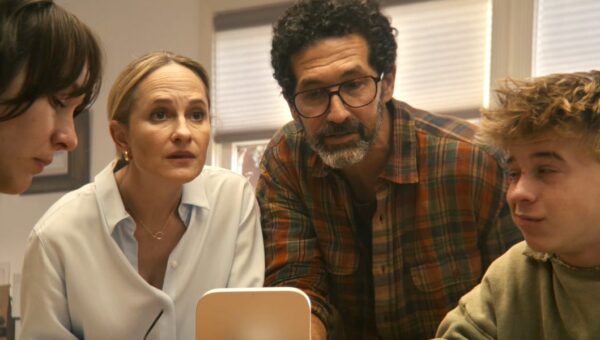Ad pros say Apple's chaotic new commercial fails at what the brand once did best