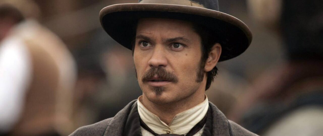 Timothy Olyphant's 97% RT Crime Series Deserves Credit For Blending The West Wing And Deadwood