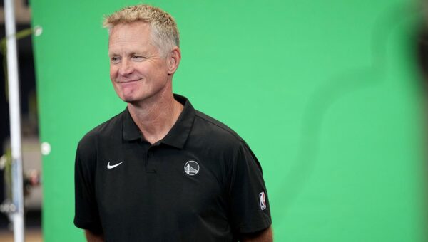 Steve Kerr has YMCA jokes for Valkyries ahead of early WNBA Finals Game 6