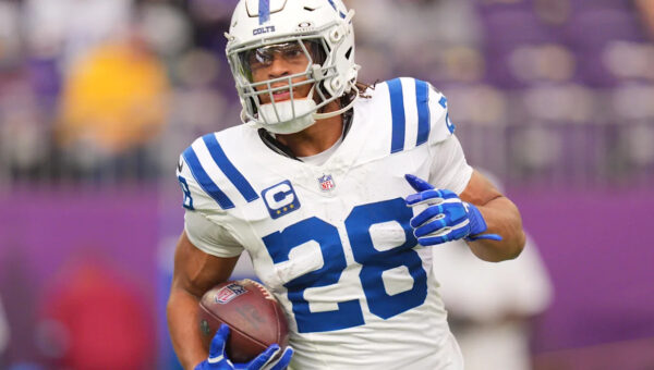 Colts now open to dealing RB Jonathan Taylor for significant draft picks, per report