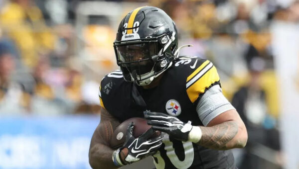 Why Fantasy Football Managers Should Target Jaylen Warren On The Trade Block