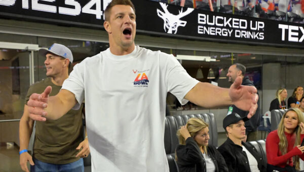 Rob Gronkowski picks between Drake Maye and Caleb Williams in debate