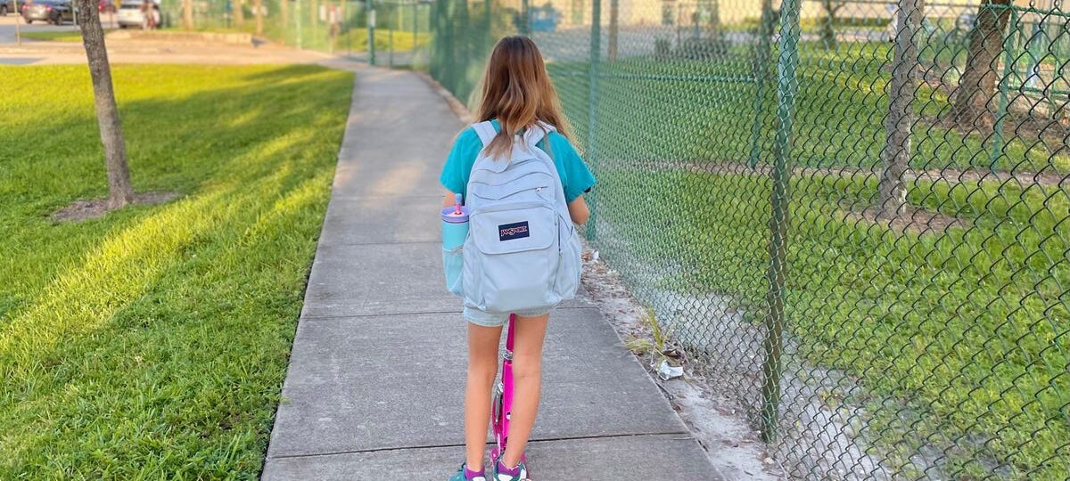 I’m a French mom with a child in an American school. I like the school spirit, the shorter days, and the less rigid approach.