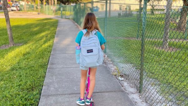 I’m a French mom with a child in an American school. I like the school spirit, the shorter days, and the less rigid approach.