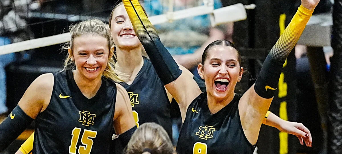 Merritt Island sweeps its way to the state volleyball semifinals