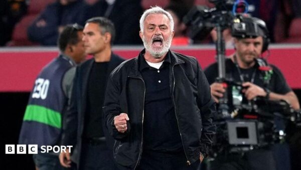 Mourinho keeps Clasico midas touch 13 years on as La Liga heats up