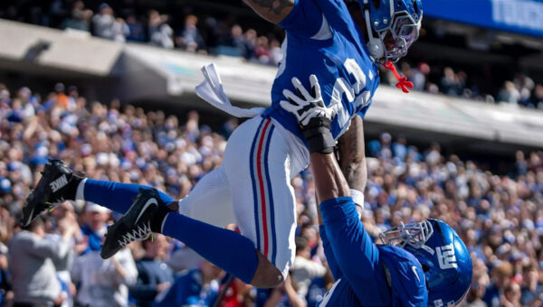 Giants RB Gets “Twin” Blessing Just Hours After Scoring Two Touchdowns
