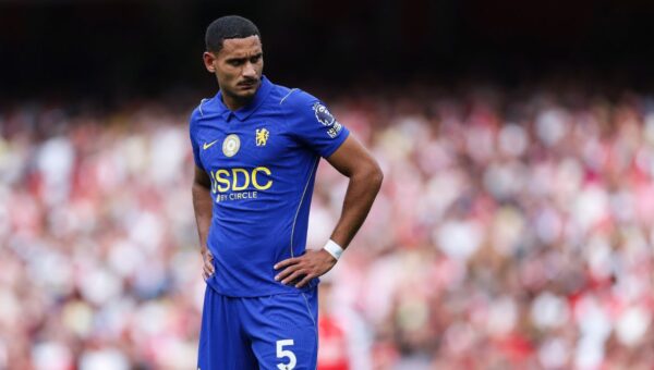 Chelsea defender receives blame for soft defending as he lets Tottenham man blow past him