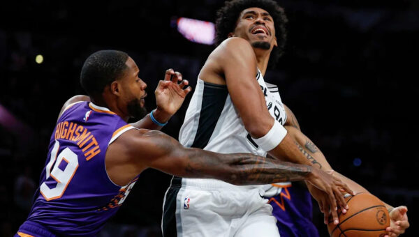 3 takeaways as three-guard lineup has ups and downs in Spurs' win over Suns