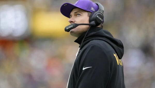 Vikings suggested to call Dolphins and Chargers about making quarterback trade, but price is high