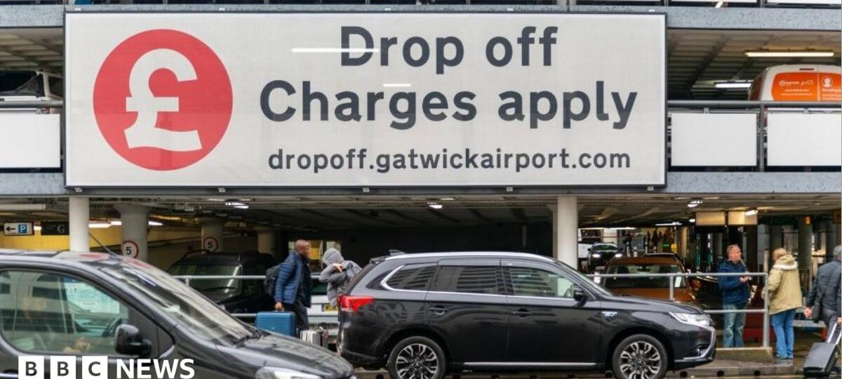Drop-off charges at UK airports to be reviewed after sharp increase