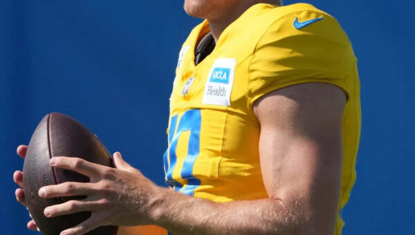 Justin Herbert Among Bottom-5 QBs in Power Rankings Amid Chargers’ Struggles
