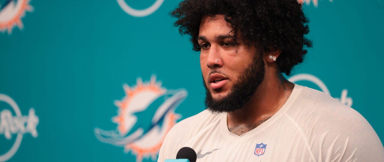Miami Dolphins rookie left guard Kadyn Proctor unlikely vs. Patriots