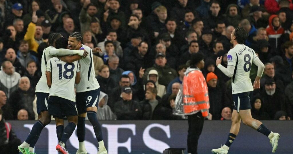 Tottenham seal rare win at Chelsea as Palmer sees red