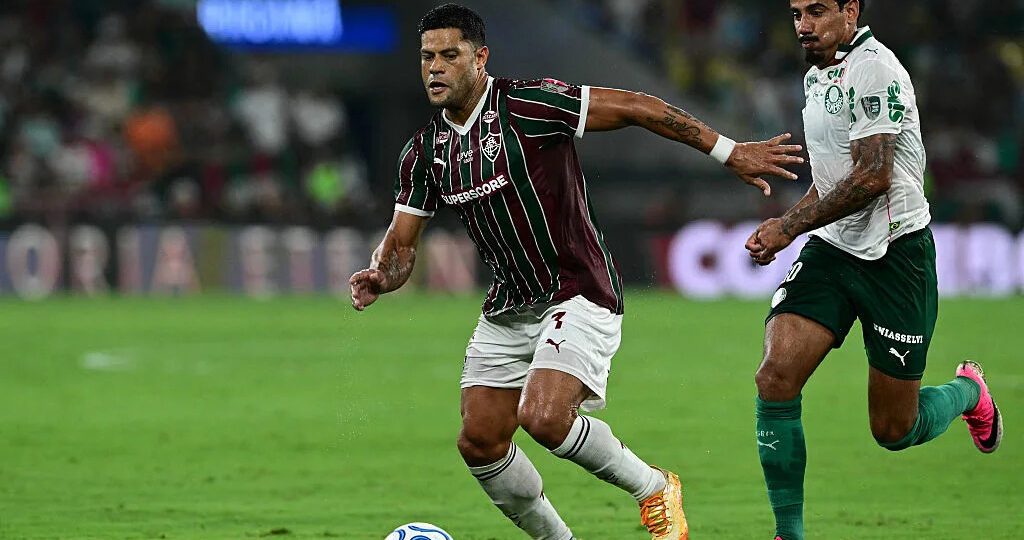 Palmeiras win to edge ahead of Flu in Libertadores semi