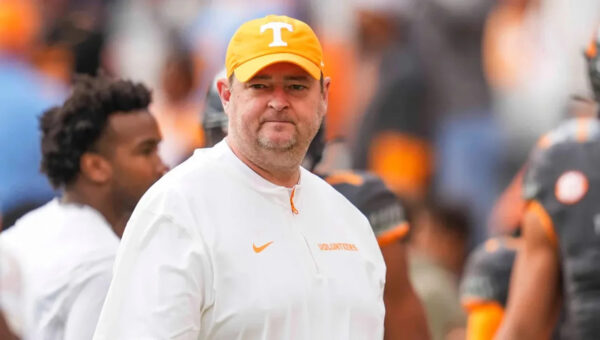 Tennessee QB change: George MacIntyre to make first career start vs. Arkansas