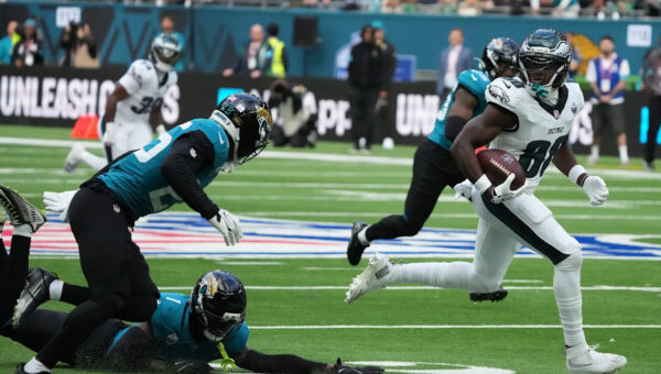 Jalen Hurts shares how he built chemistry with Eagles WR Darius Cooper