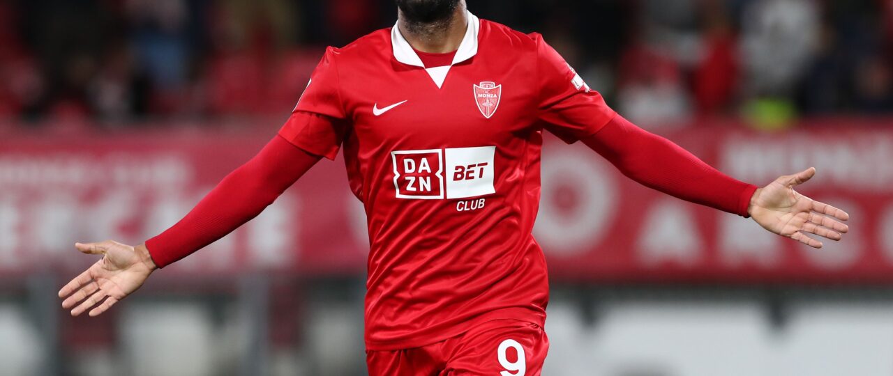 Milan, Gabriel battle! Mkhitaryan's future, Napoli-Varela: morning news