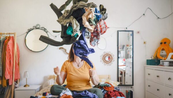 I’m a professional declutterer and don’t declutter my entire house at once. I get rid of 5 things a day instead.