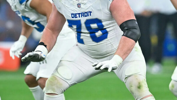 Lions place 3 players on injured reserve, including offensive lineman