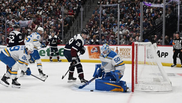 Necas and Roy score quick goals as the Avalanche rout the Blues 6-1