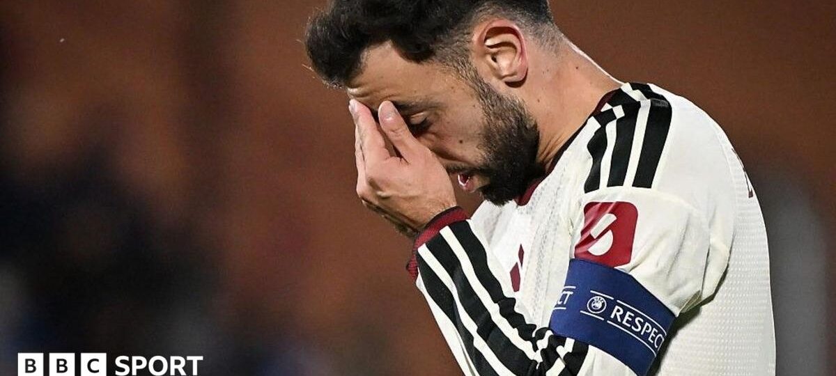 Fernandes rounds on Carrick after Man Utd humiliation