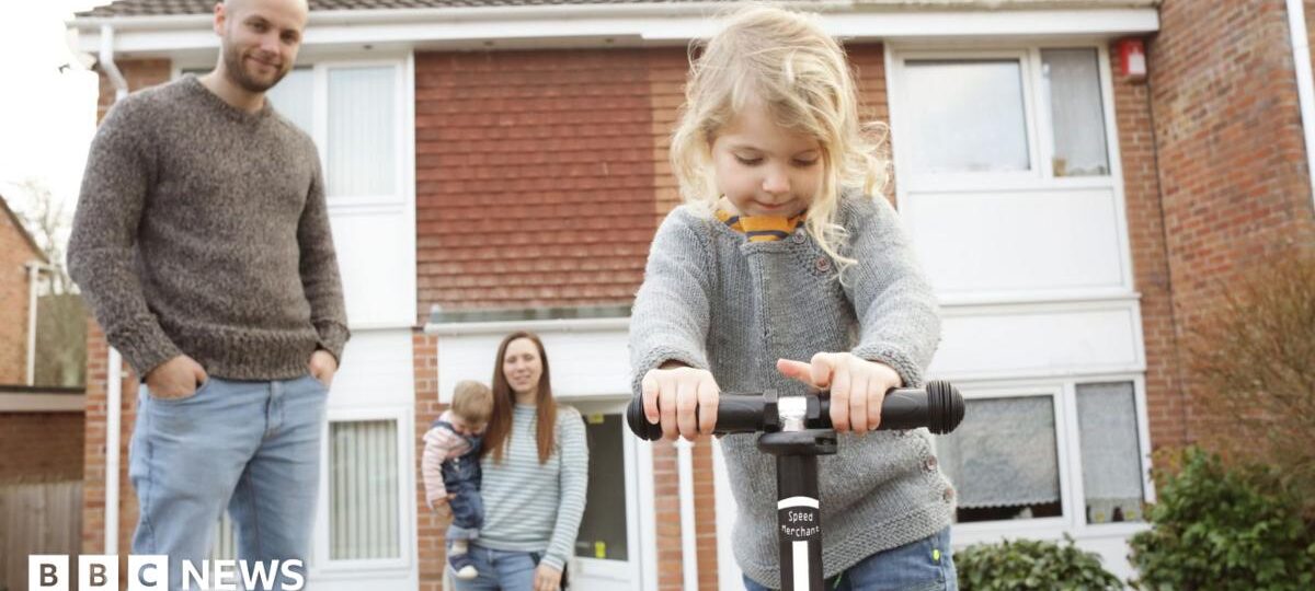 'Painful' years ahead, think tanks warn, as living standards set to fall