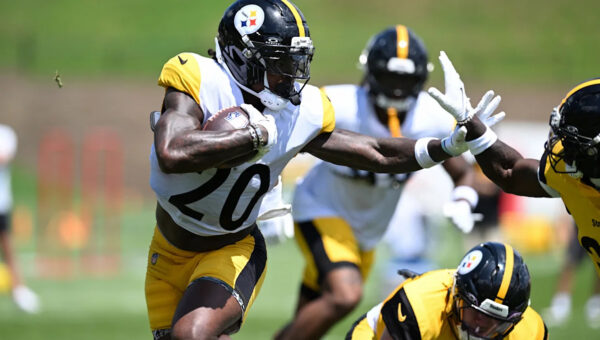 Former Longhorn D'Shawn Jamison signs with New England Patriots