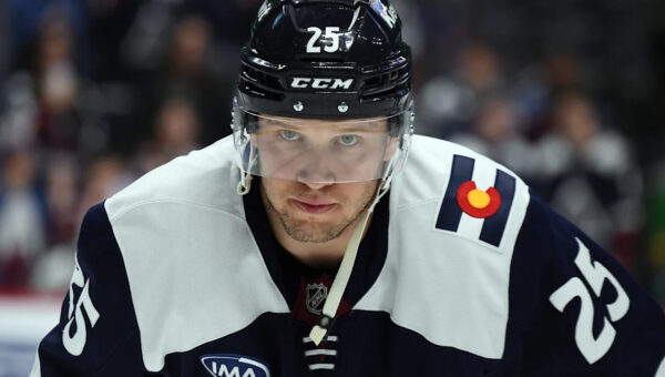 Former NHL defenseman dies suddenly at 59, prompting son to leave Avalanche