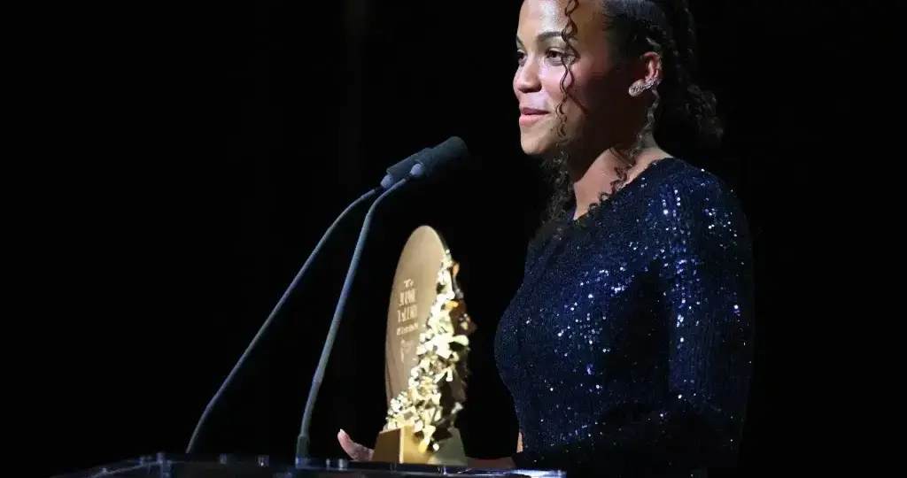 Ballon d’Or: Barcelona star honours late Nigerian mother after winning Young talent award