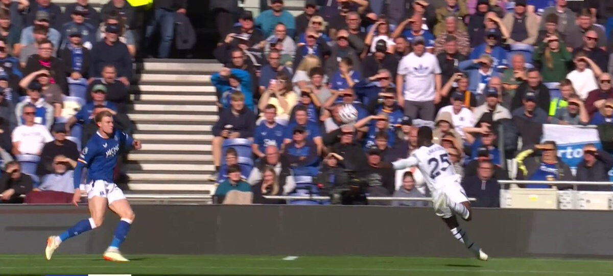 Watch: Chelsea star Moises Caicedo nearly scores goal of the season contender with outrageous volley vs Everton