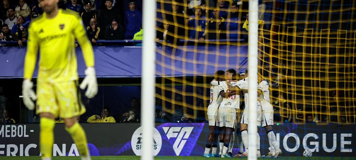 Vasco down to ten, but stand tall and take the lead over Boca