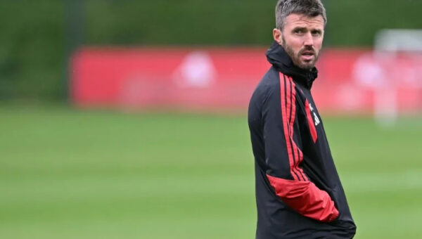 Man Utd lurching towards crisis as Man City cloud hangs over Premier League