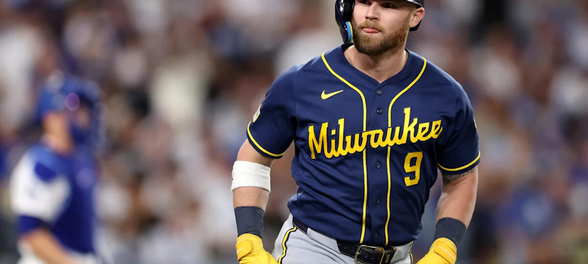 Wisconsin sports stars, Front Row Amy celebrate Brewers Game 3 win