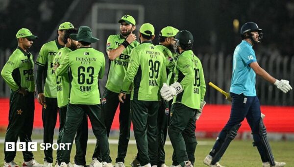 Sloppy England start winter with Pakistan defeat