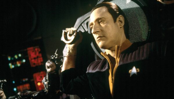 30 Years Later, Jonathan Frakes Reveals The Star Trek: First Contact Shot He Hates & Would Change
