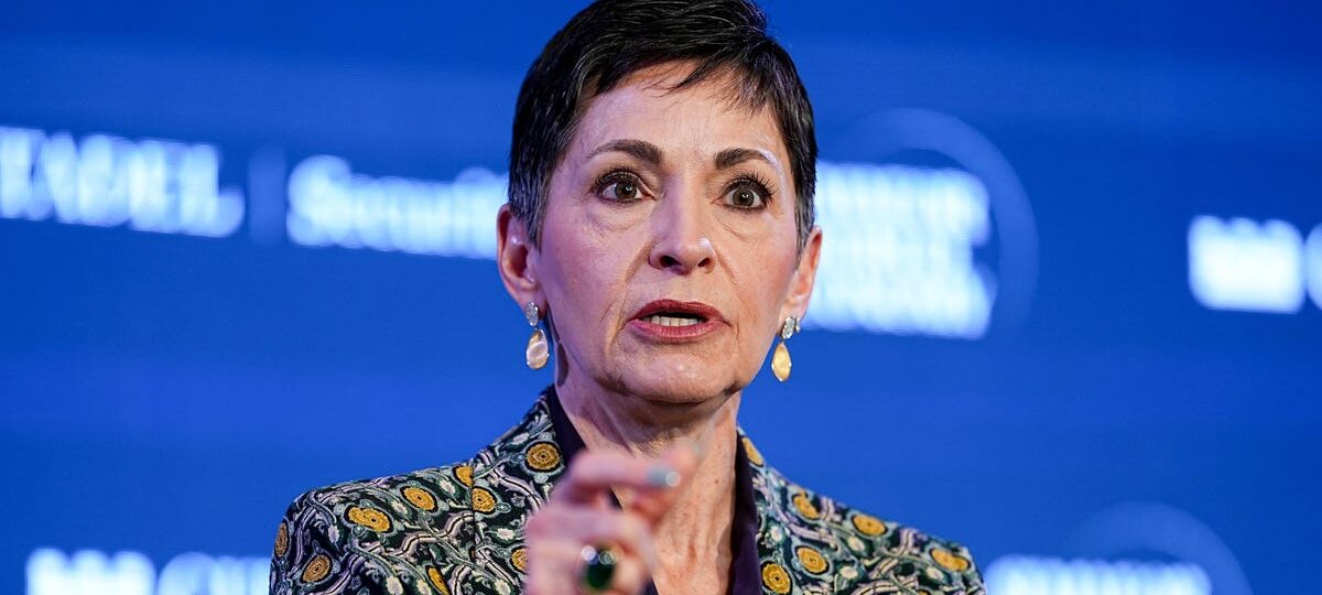 The CEO of Edward Jones said one risky decision made her career take off