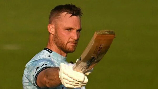 Essex sign batter Evans from Surrey