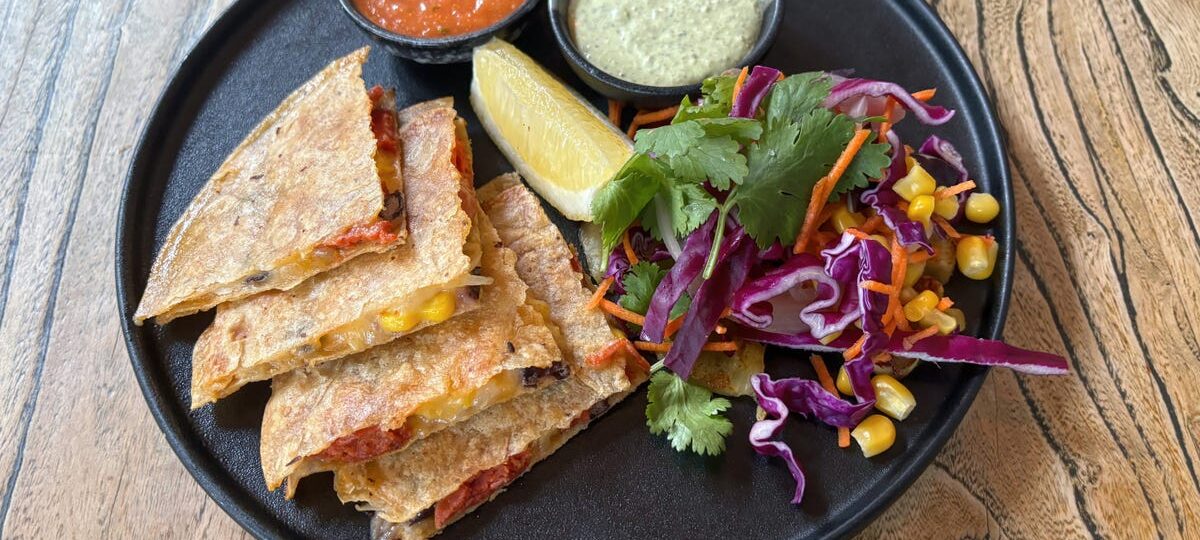 I’m a dietitian who helps busy parents lose weight. I always swear by these 8 family-friendly meals.