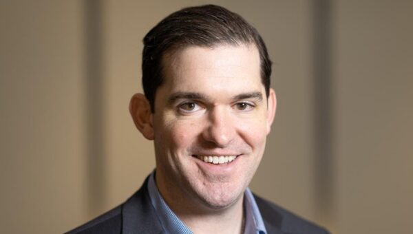 2 AI habits that can weaken your critical thinking, according to a BCG exec
