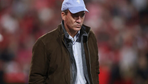 Peyton Manning a favorite candidate for Colts’ GM job