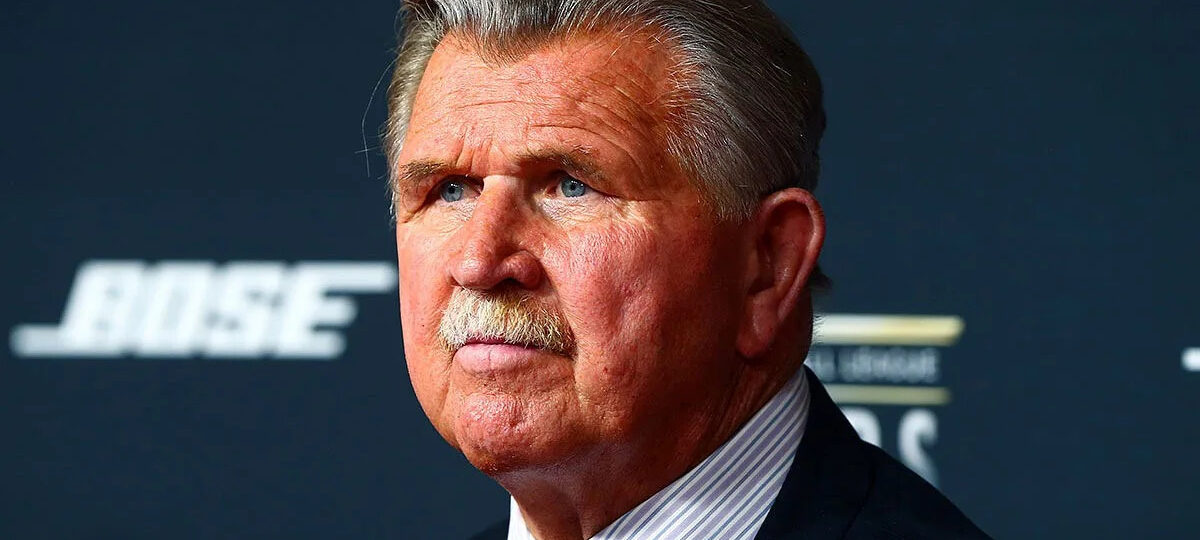 Bulls hold moment of silence for Mike Ditka before preseason game