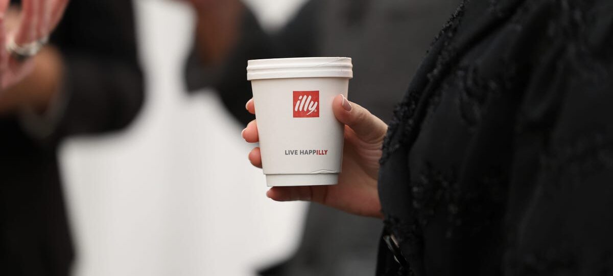 The latest sign we're eating out less: Restaurants are buying fewer disposable cups and paper towels